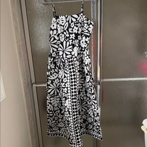 Chic Black and White Floral Midi Dress